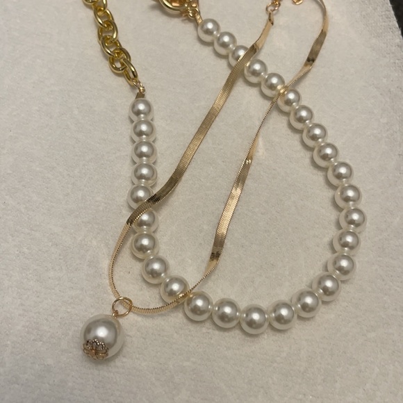 Necklaces. Color gold and white - Picture 4 of 4